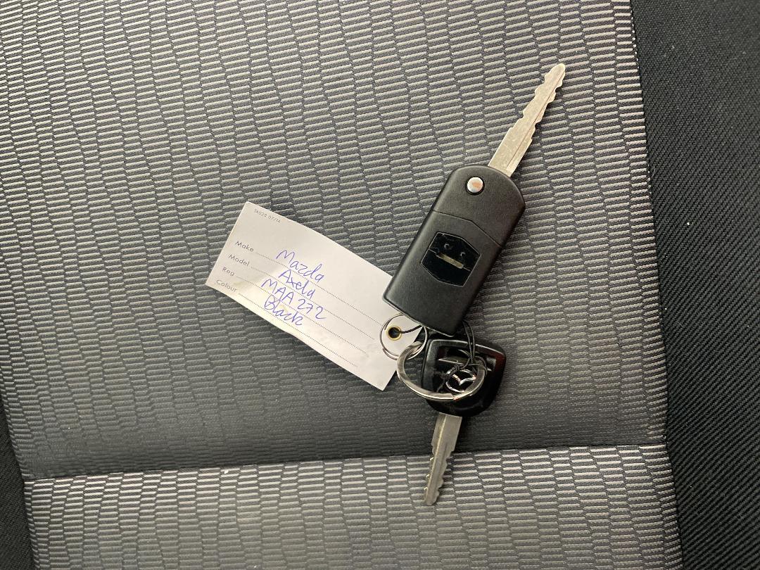 Photo '22' of Mazda Axela Photo '22' of Mazda Axela