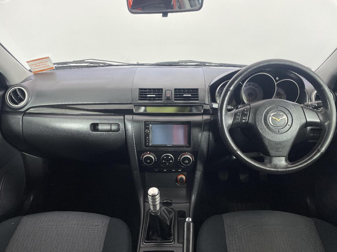 Photo '17' of Mazda Axela Photo '17' of Mazda Axela