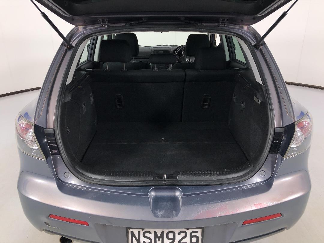 Photo '14' of Mazda Axela