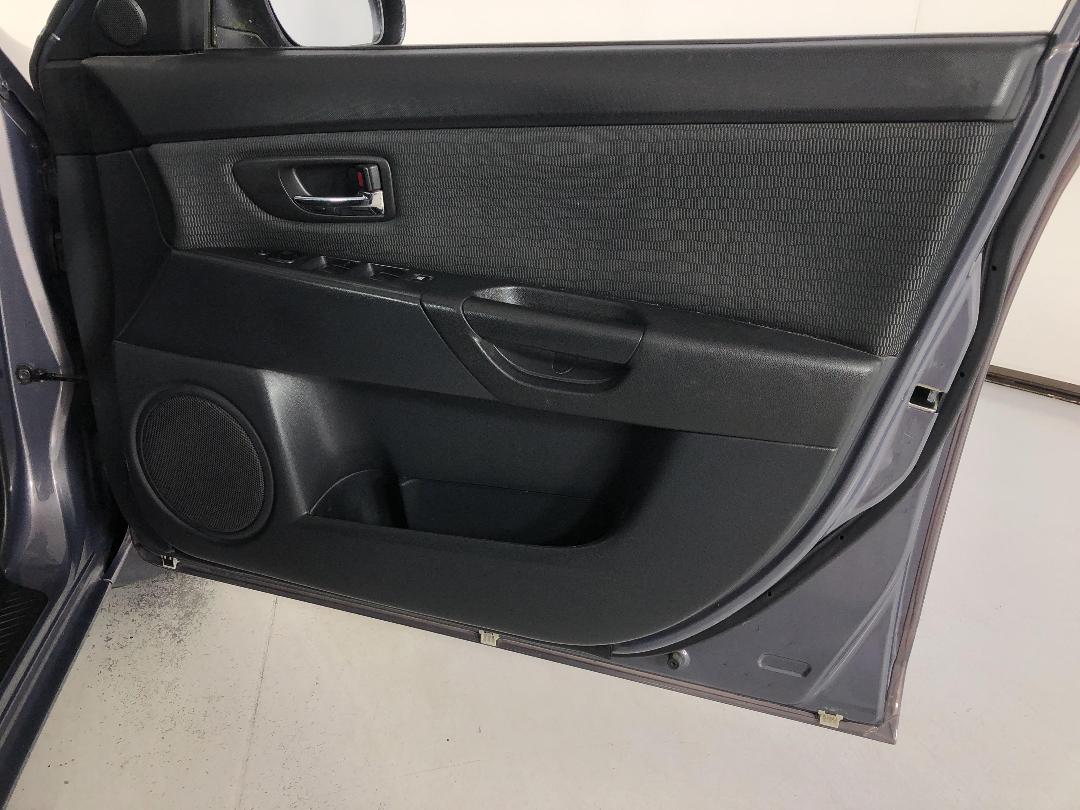 Photo '15' of Mazda Axela