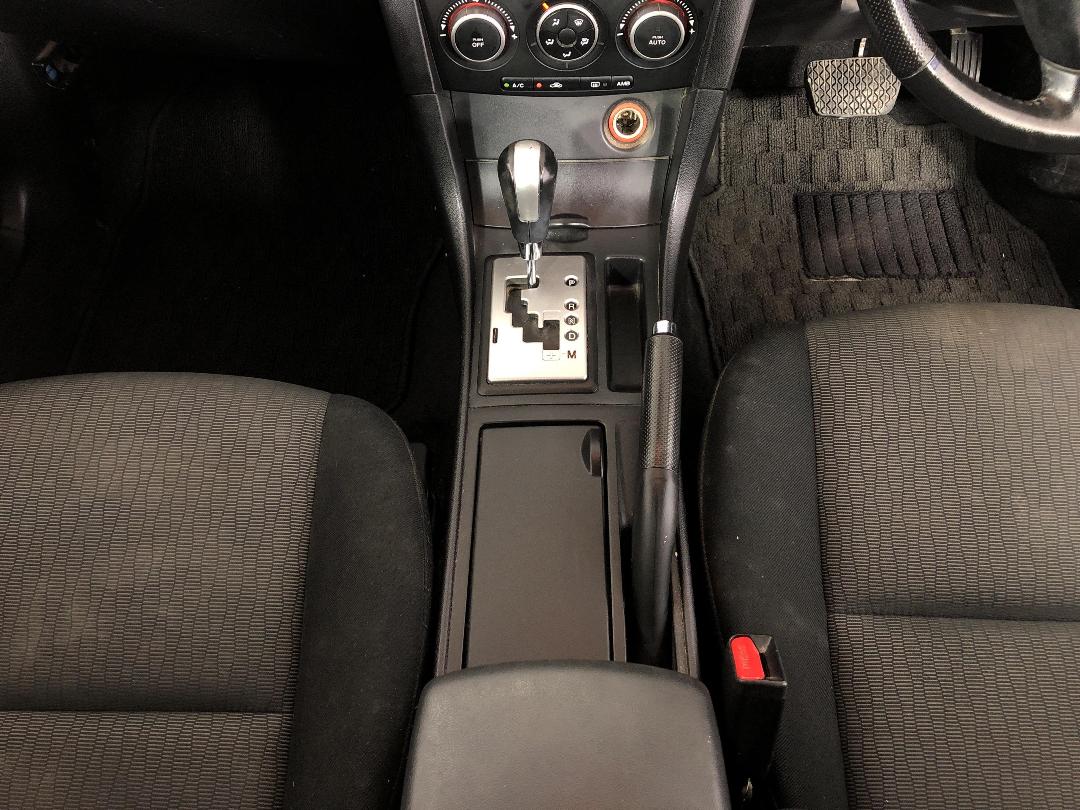 Photo '18' of Mazda Axela