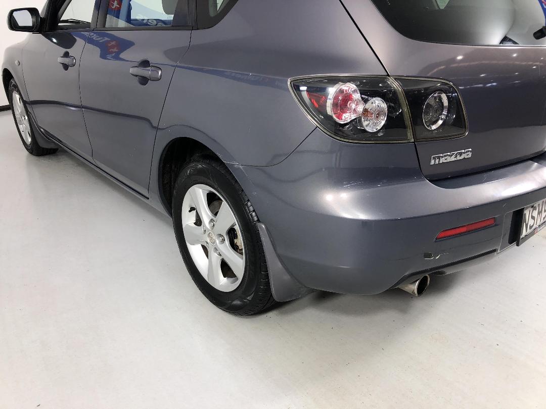 Photo '26' of Mazda Axela