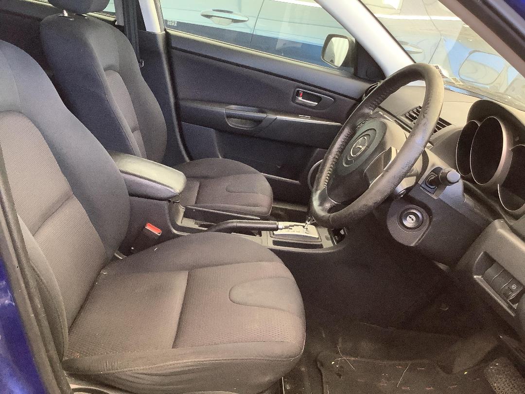 Photo '10' of Mazda Axela