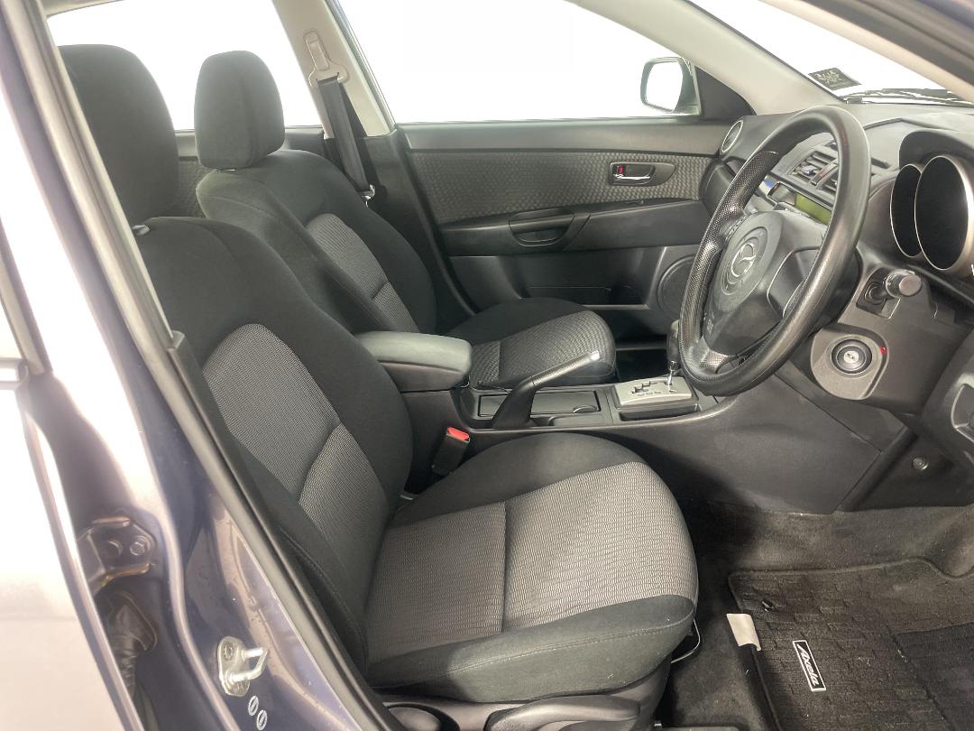 Photo '16' of Mazda Axela