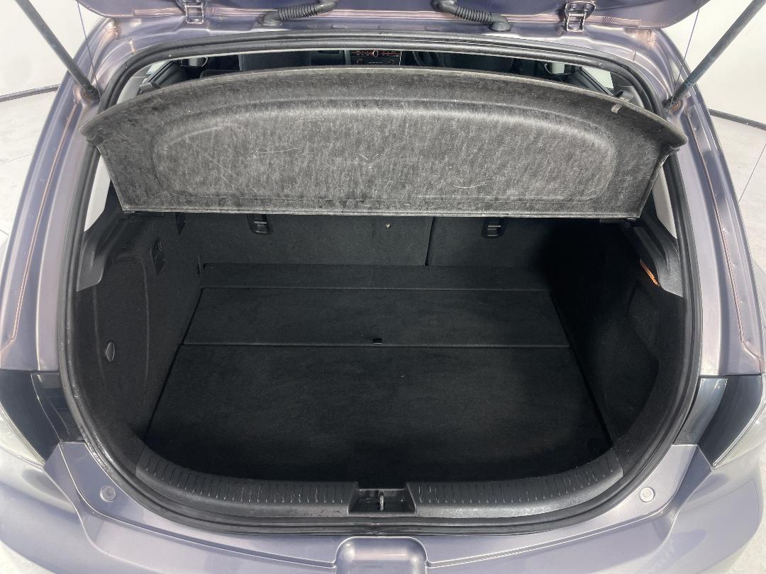 Photo '14' of Mazda Axela