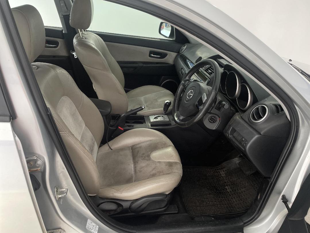 Photo '16' of Mazda Axela