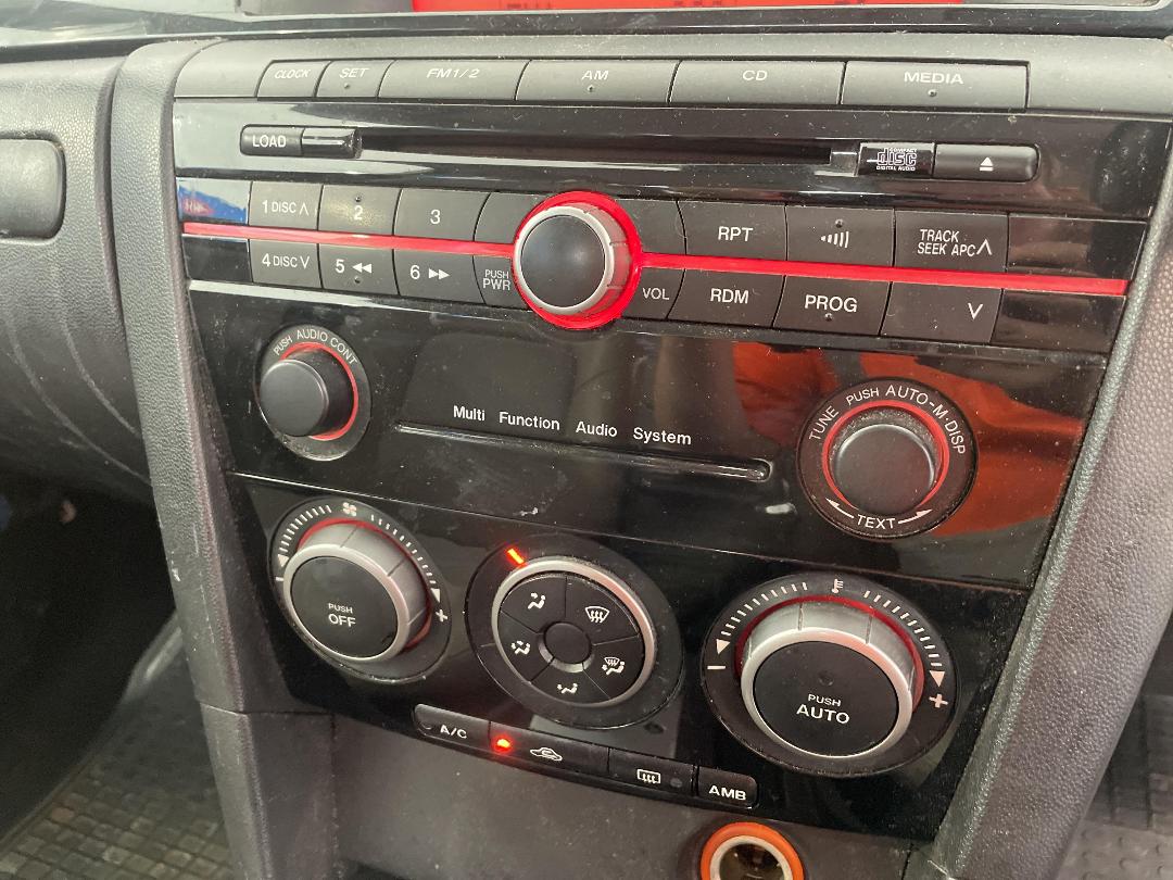 Photo '28' of Mazda Axela