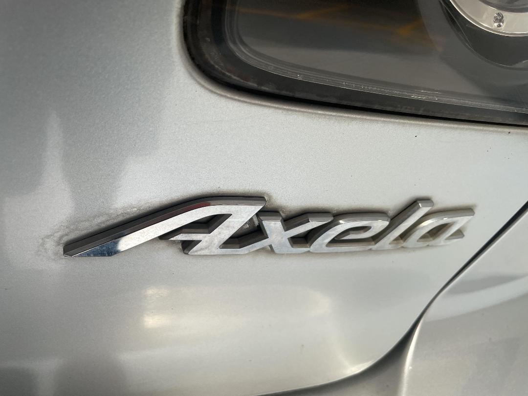 Photo '34' of Mazda Axela