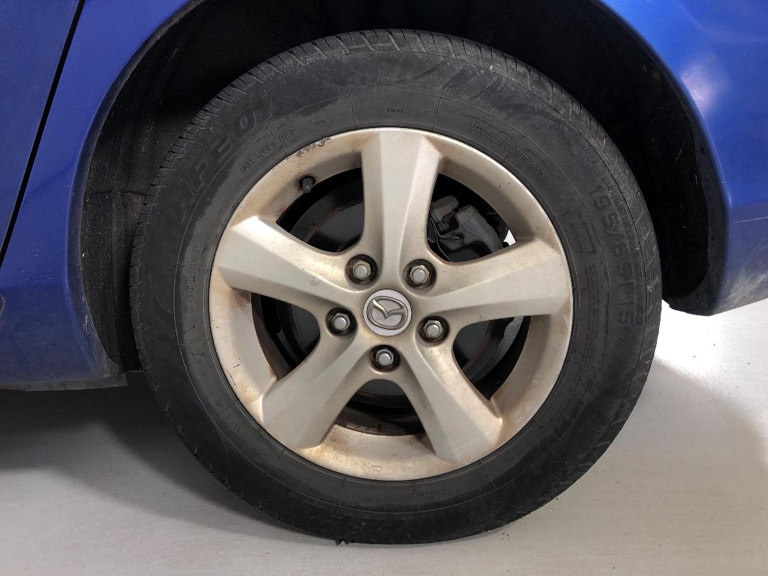 Photo '11' of Mazda Axela