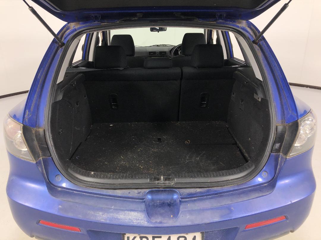 Photo '12' of Mazda Axela