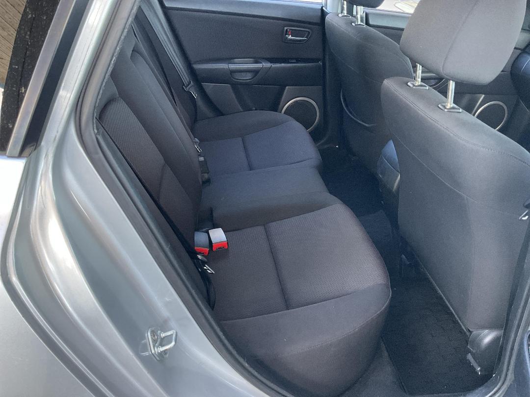 Photo '10' of Mazda Axela