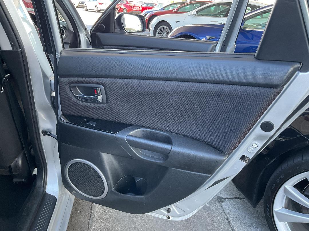 Photo '11' of Mazda Axela