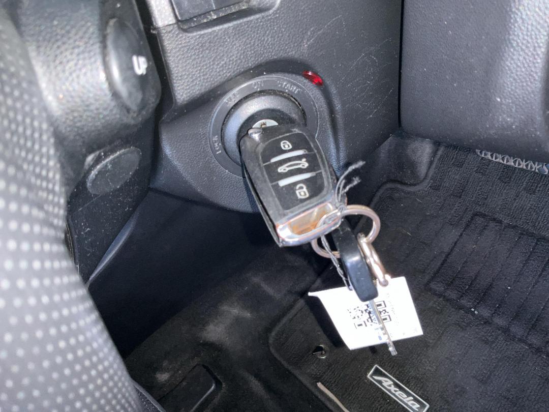 Photo '14' of Mazda Axela