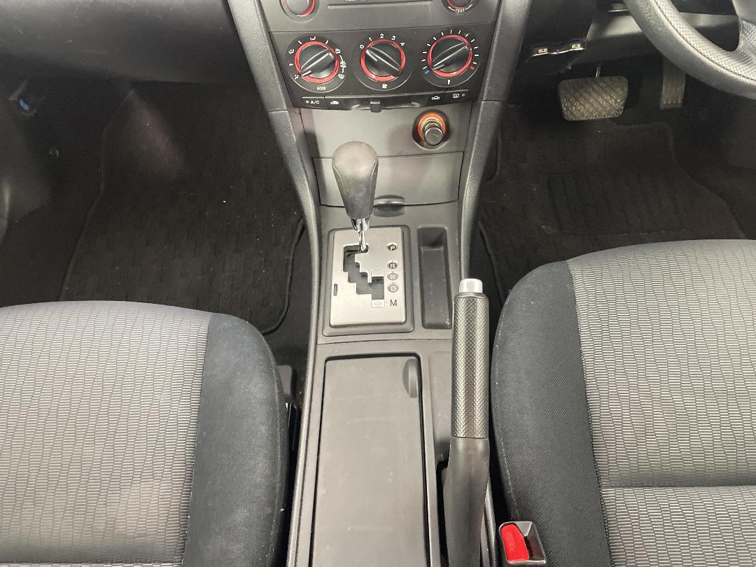 Photo '18' of Mazda Axela Photo '18' of Mazda Axela