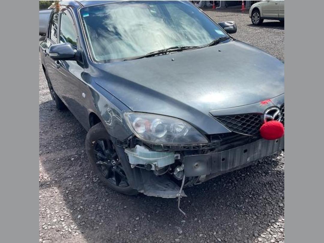 Photo '18' of Mazda Axela