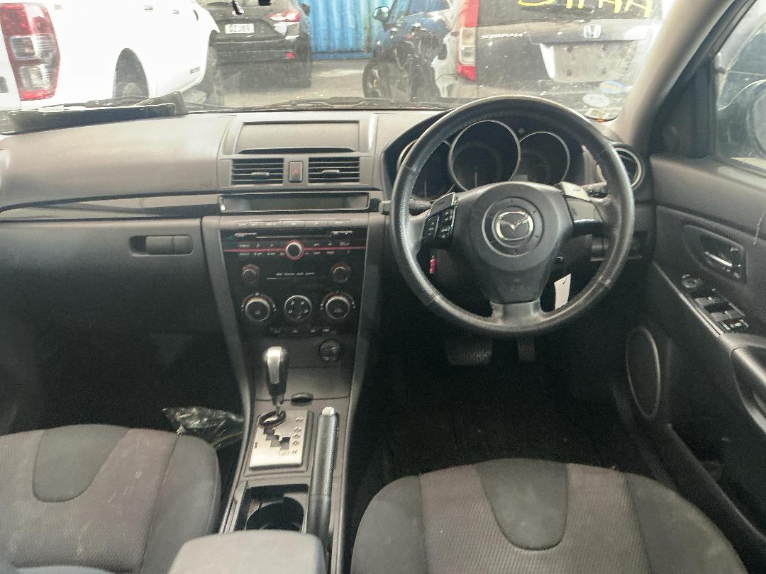 Photo '18' of Mazda Axela