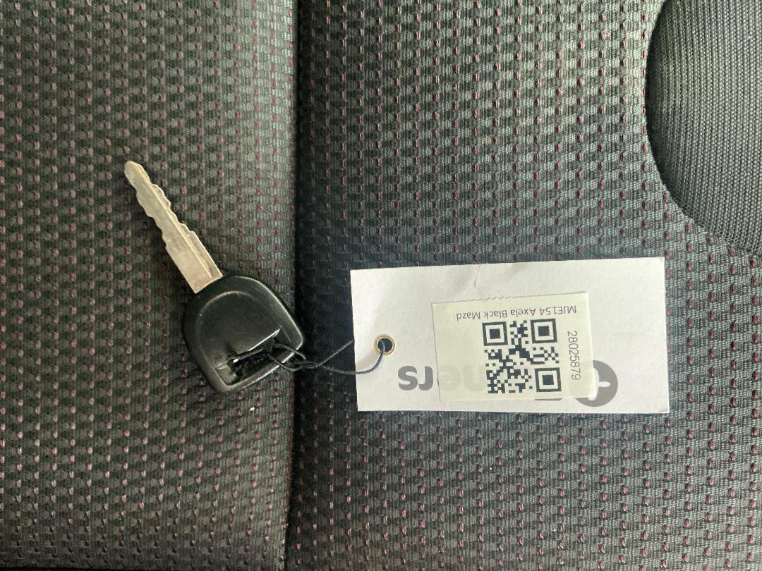 Photo '21' of Mazda Axela