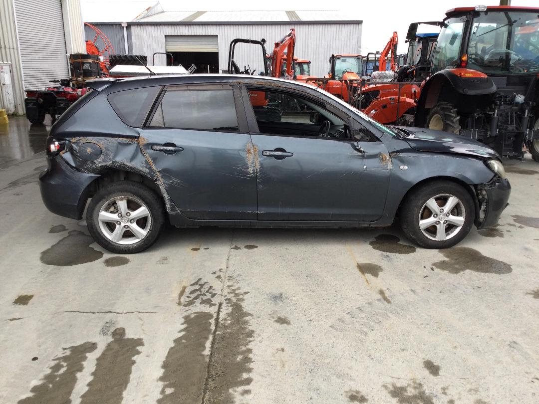 Photo '12' of Mazda Axela