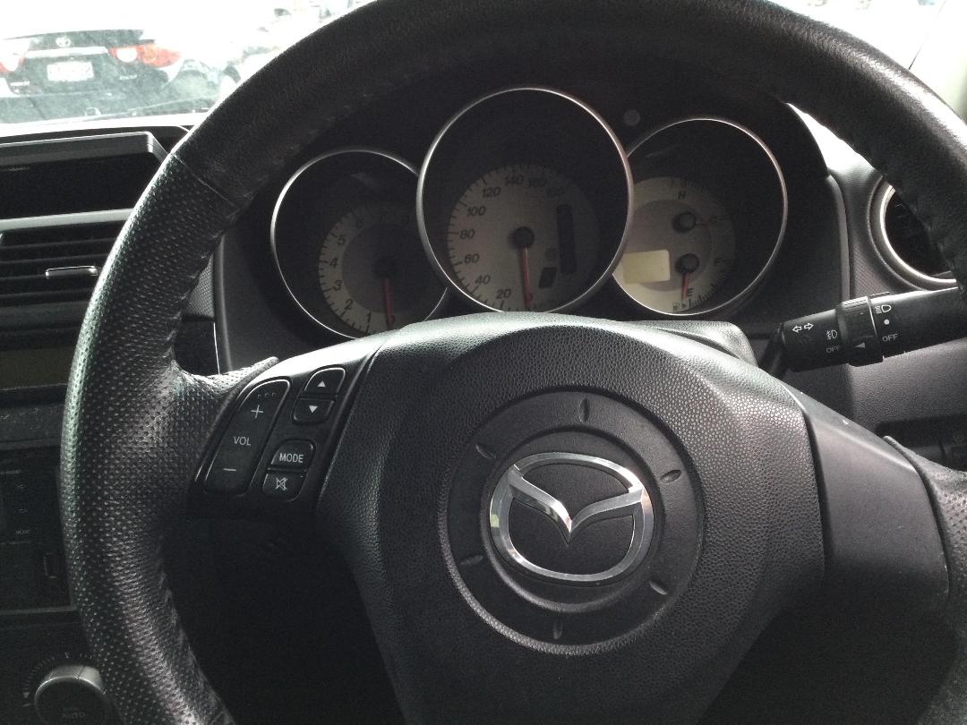 Photo '39' of Mazda Axela