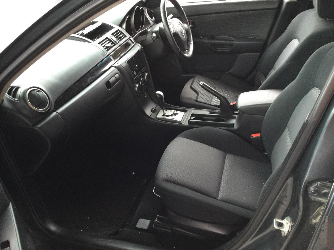 Photo '37' of Mazda Axela