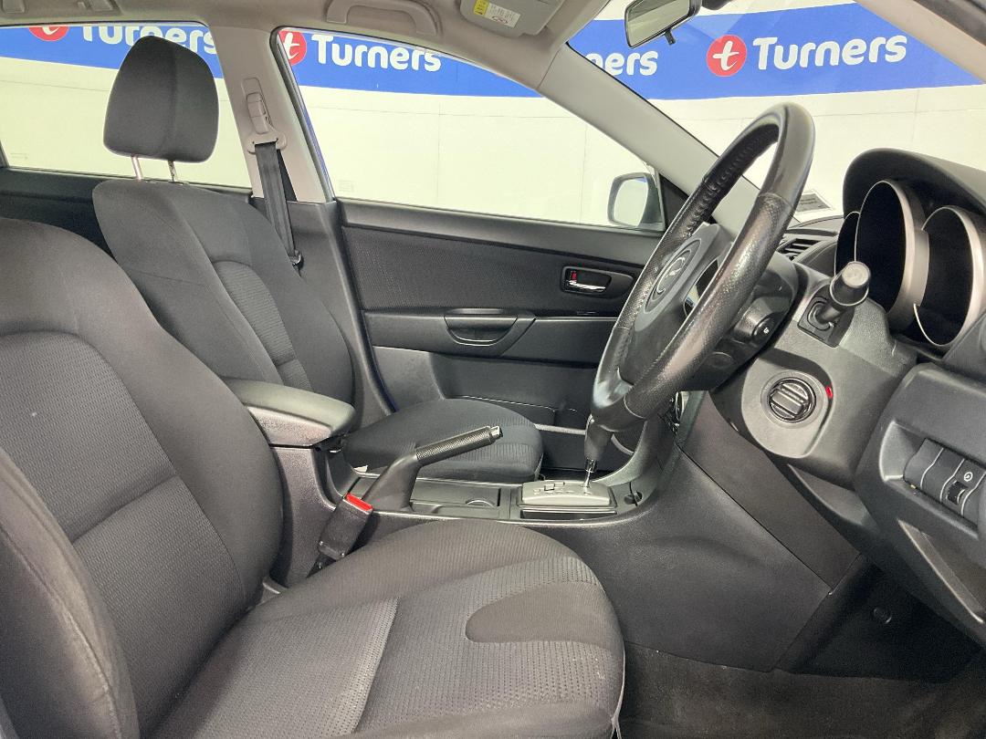 Photo '16' of Mazda Axela Photo '16' of Mazda Axela