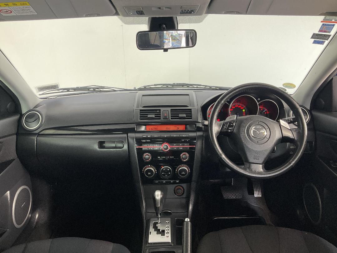 Photo '17' of Mazda Axela Photo '17' of Mazda Axela