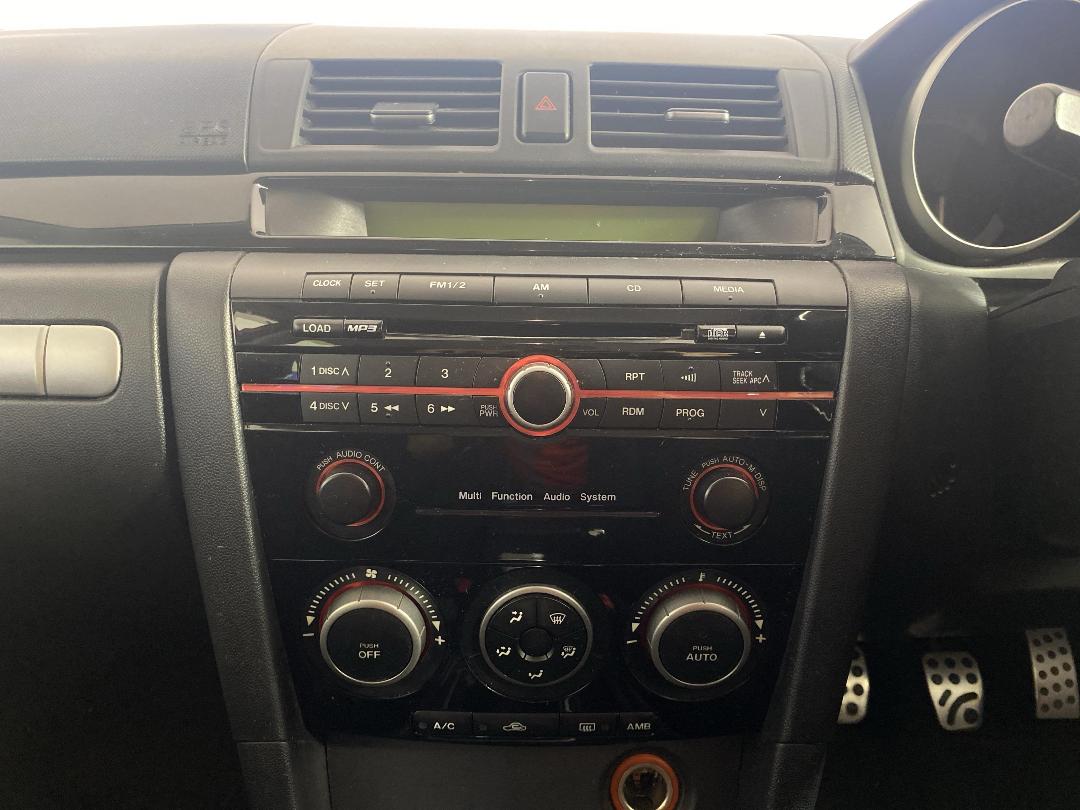 Photo '18' of Mazda Axela