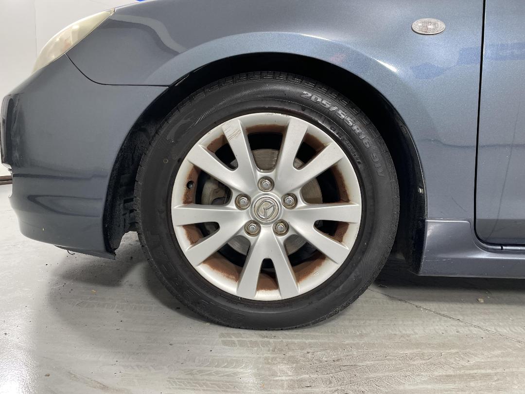 Photo '10' of Mazda Axela