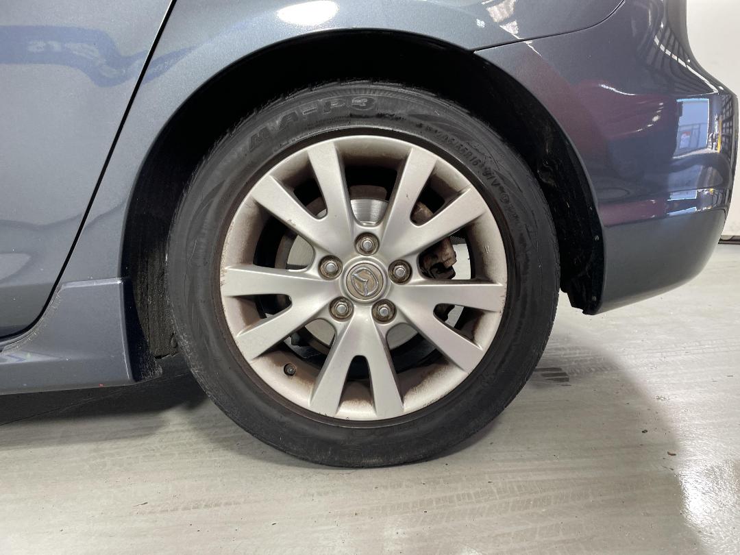 Photo '11' of Mazda Axela