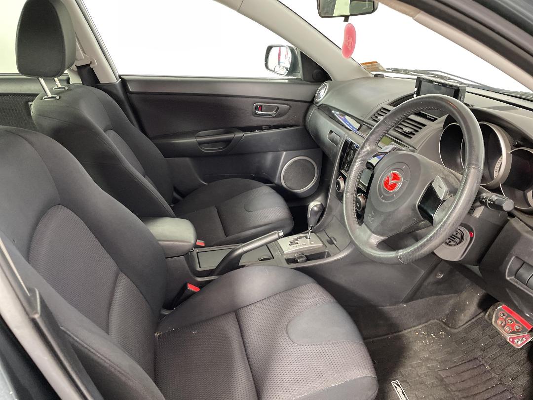 Photo '16' of Mazda Axela