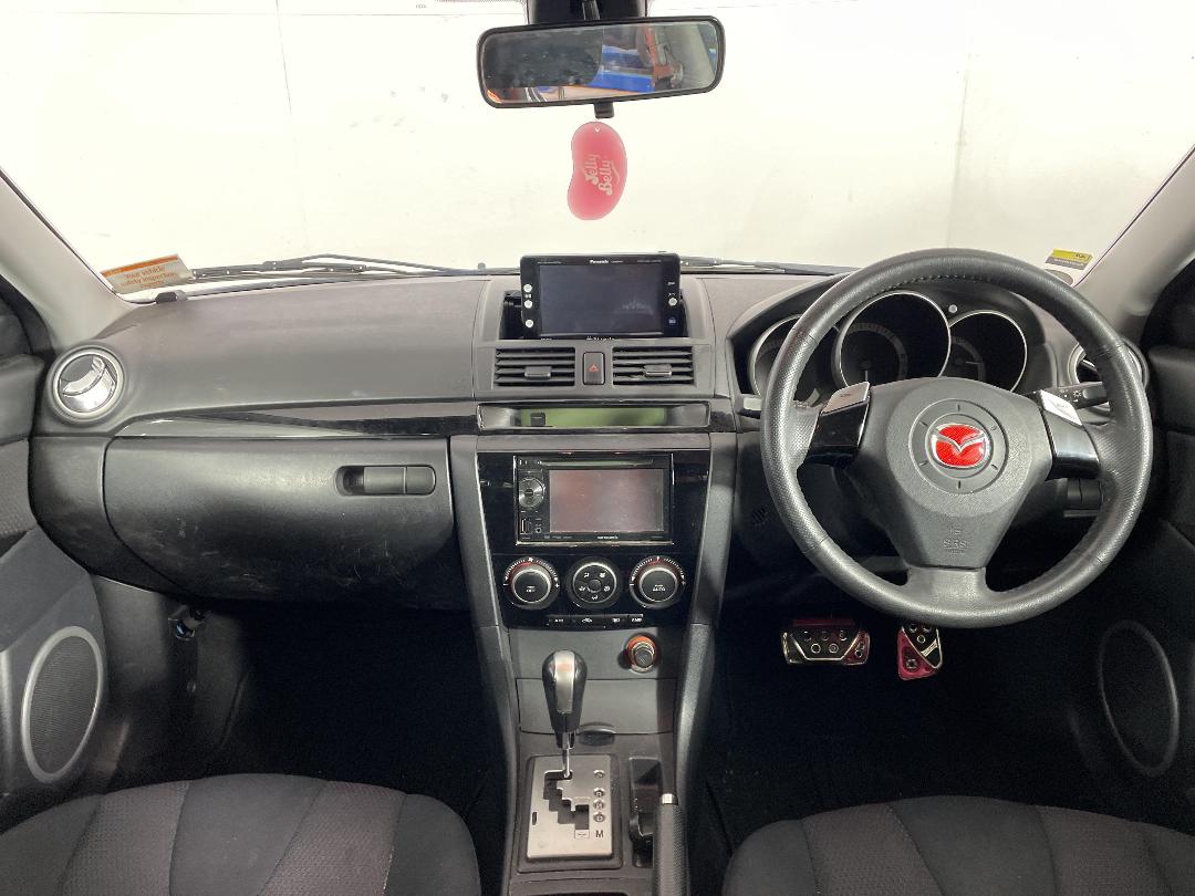 Photo '17' of Mazda Axela