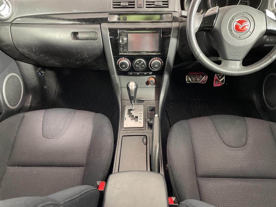 Photo '18' of Mazda Axela