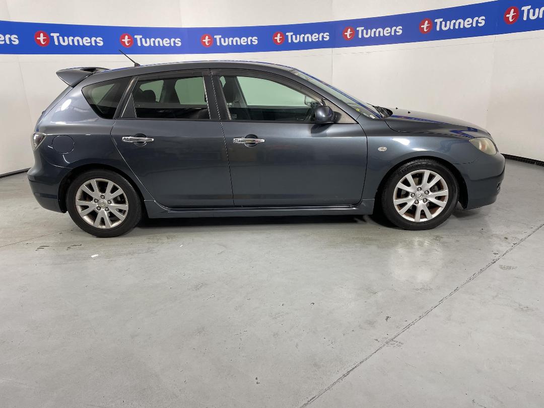 Photo '23' of Mazda Axela