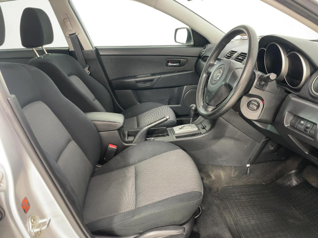 Photo '16' of Mazda Axela