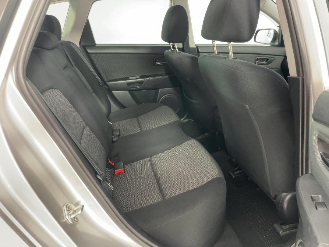 Photo '20' of Mazda Axela