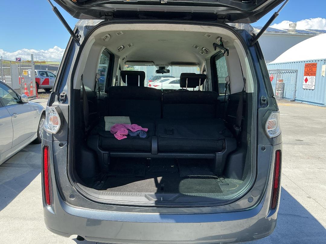 Photo '17' of Mazda Biante