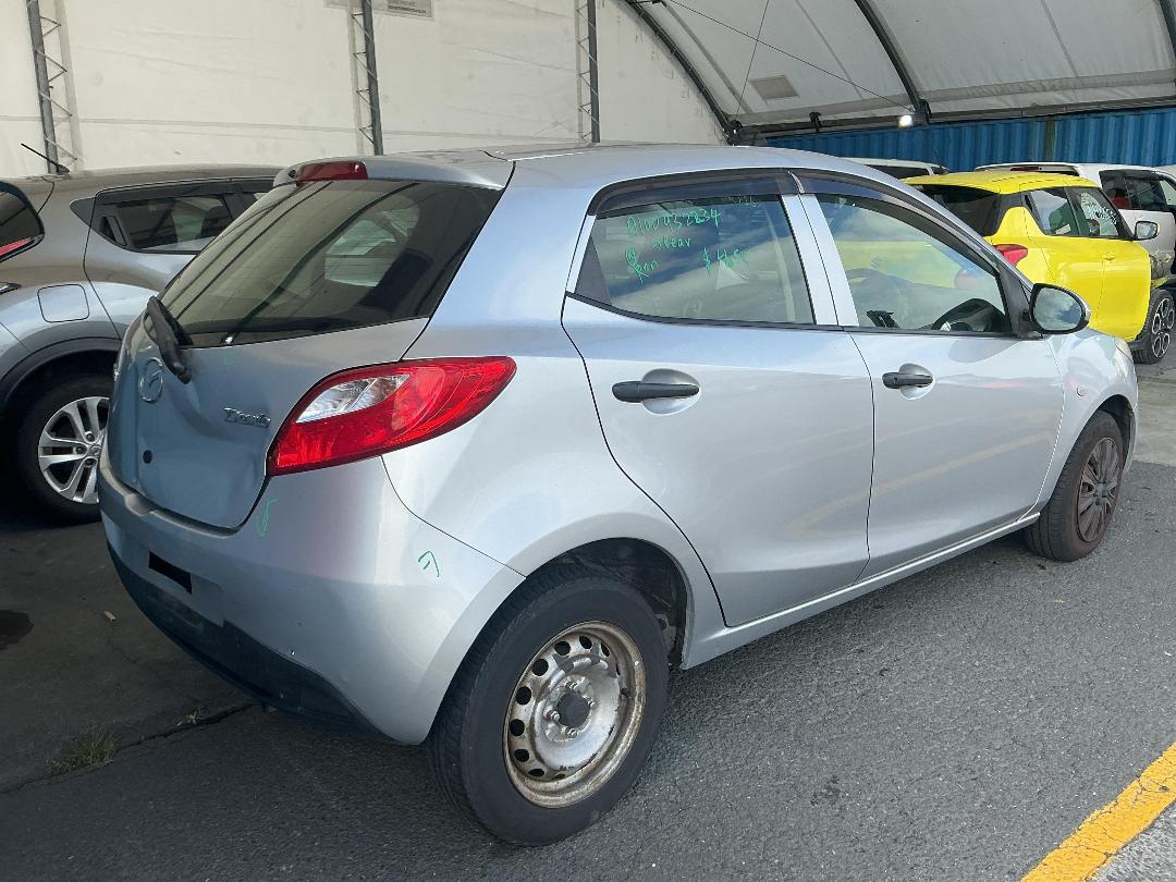 Photo '8' of Mazda Demio