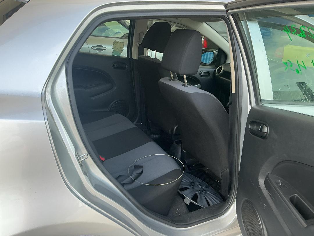 Photo '12' of Mazda Demio