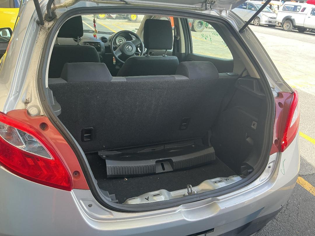 Photo '10' of Mazda Demio