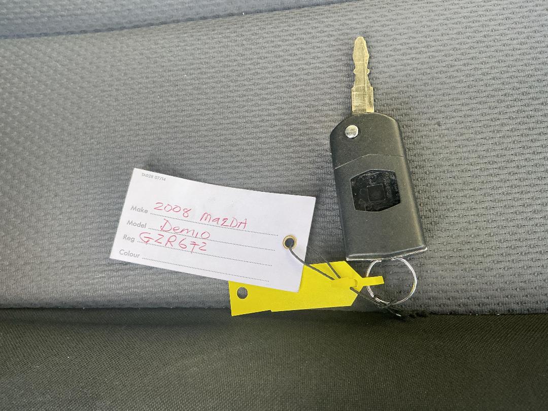 Photo '17' of Mazda Demio