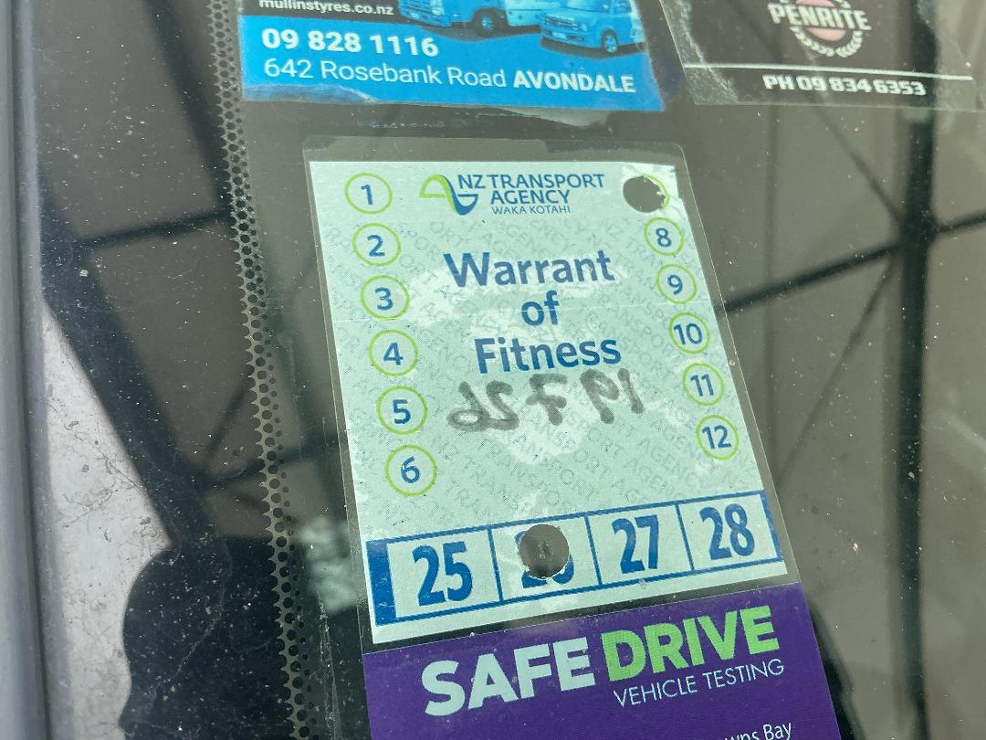 Photo '24' of Mazda Demio