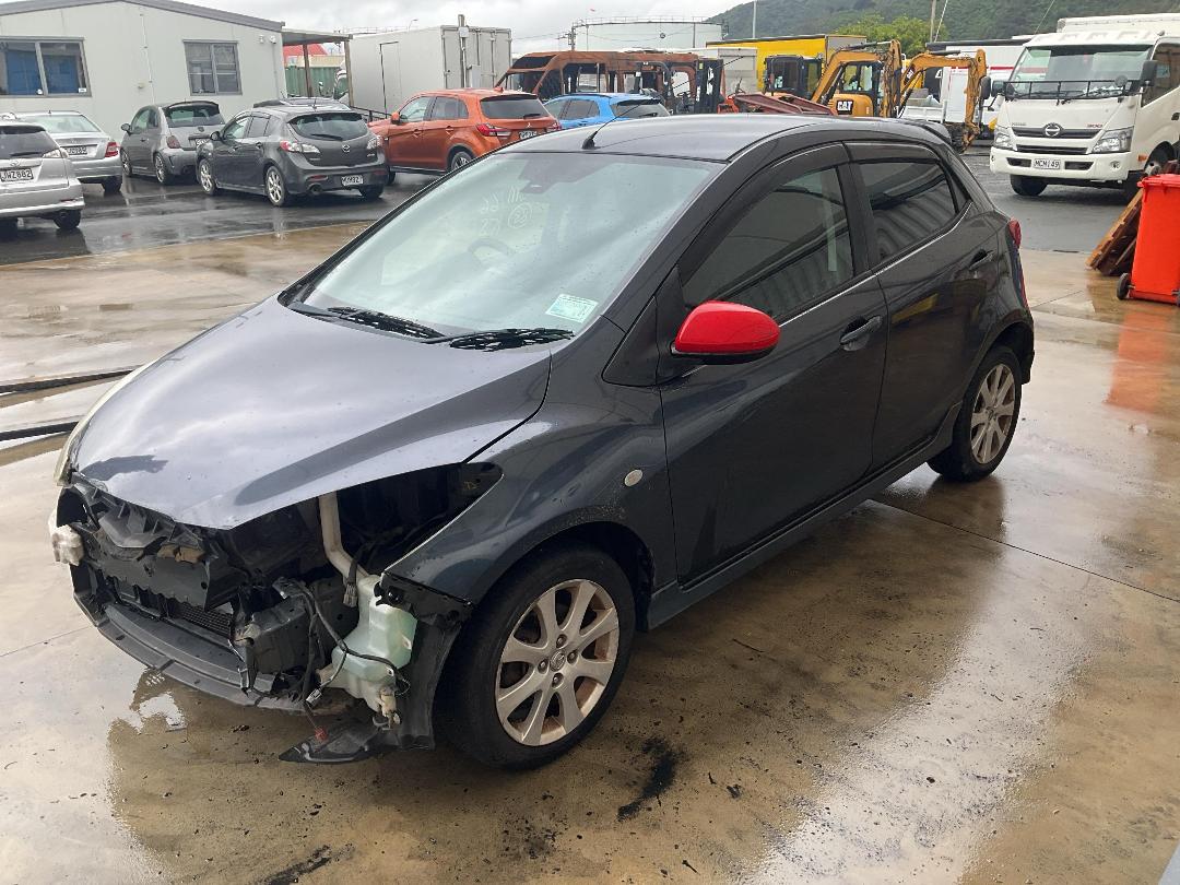 Photo '3' of Mazda Demio Sport Photo '3' of Mazda Demio Sport