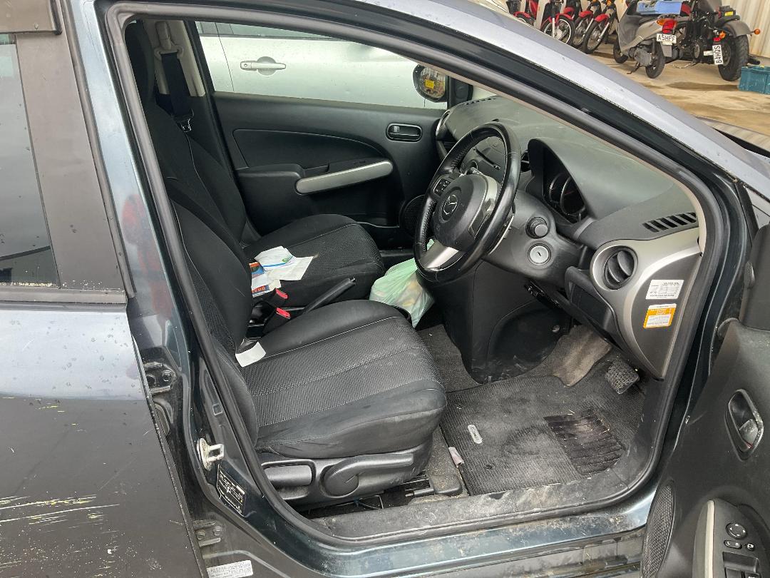 Photo '9' of Mazda Demio Sport Photo '9' of Mazda Demio Sport