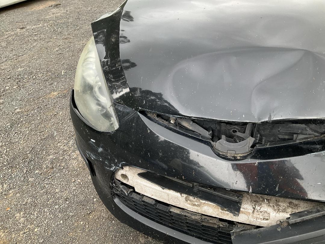 Photo '6' of Mazda Demio