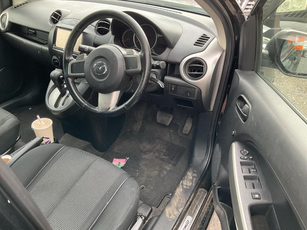 Photo '9' of Mazda Demio