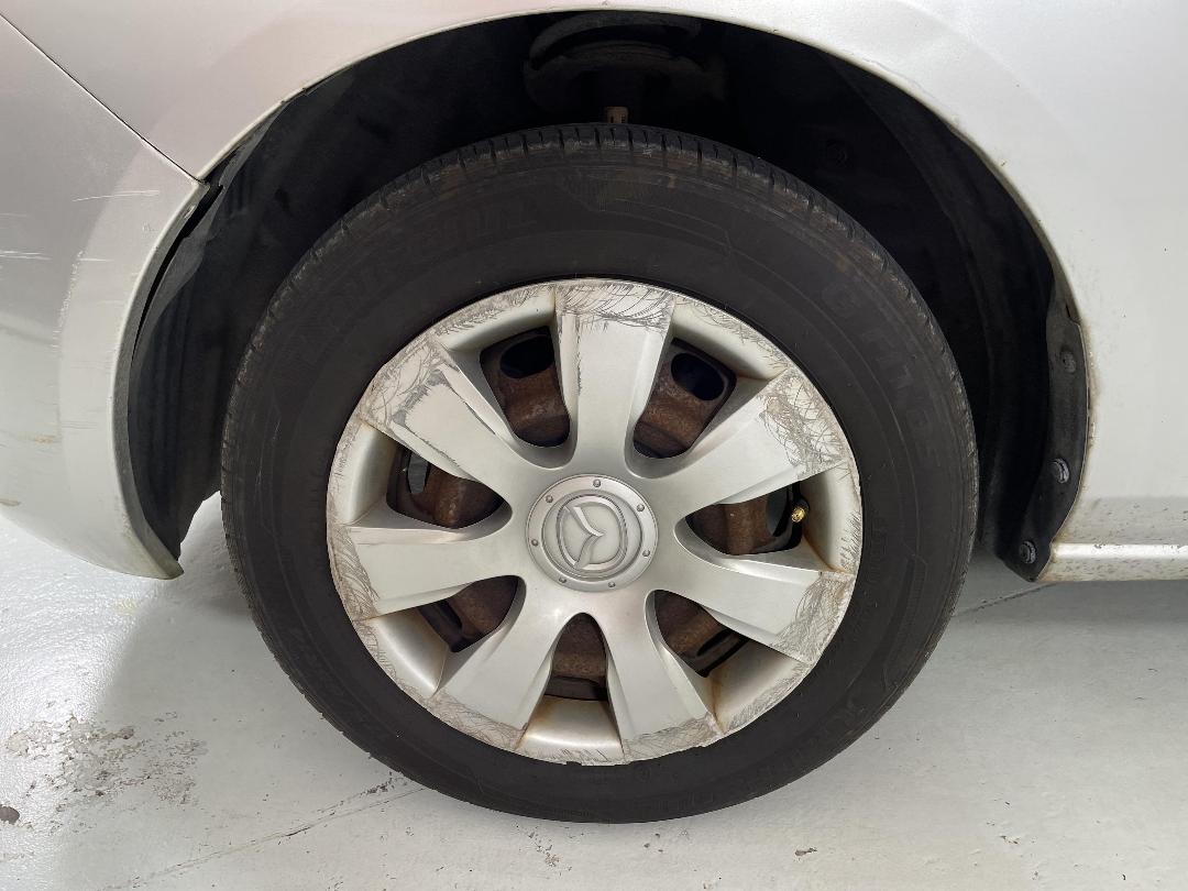 Photo '8' of Mazda Demio Photo '8' of Mazda Demio