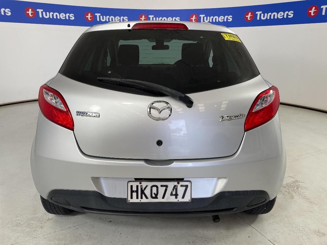 Photo '5' of Mazda Demio Photo '5' of Mazda Demio