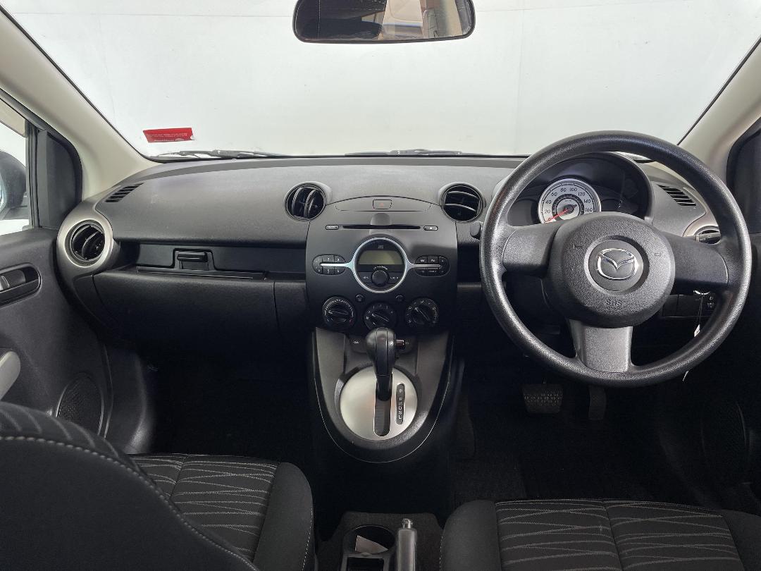Photo '15' of Mazda Demio Photo '15' of Mazda Demio