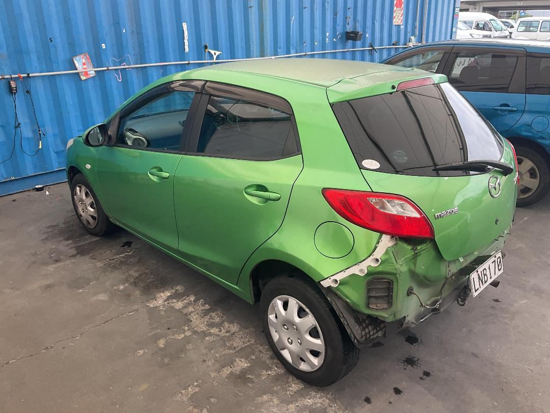 Photo '10' of Mazda Demio