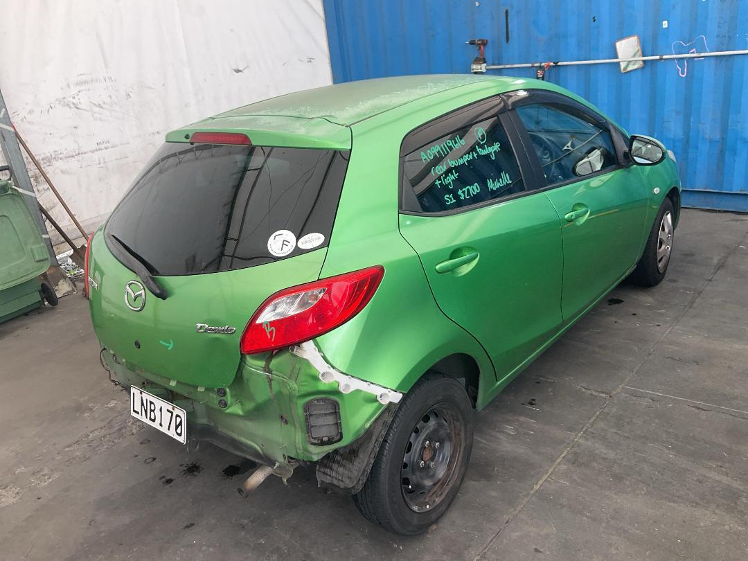 Photo '14' of Mazda Demio